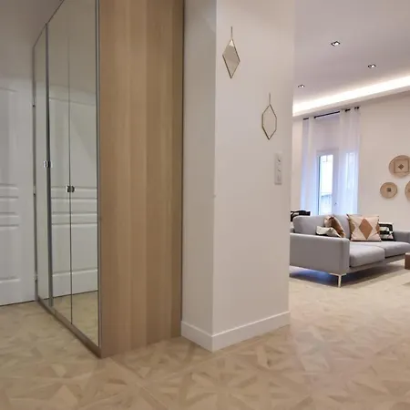 Apartment Modern 3-br In Center 5 Minutes From Palais And Beache *